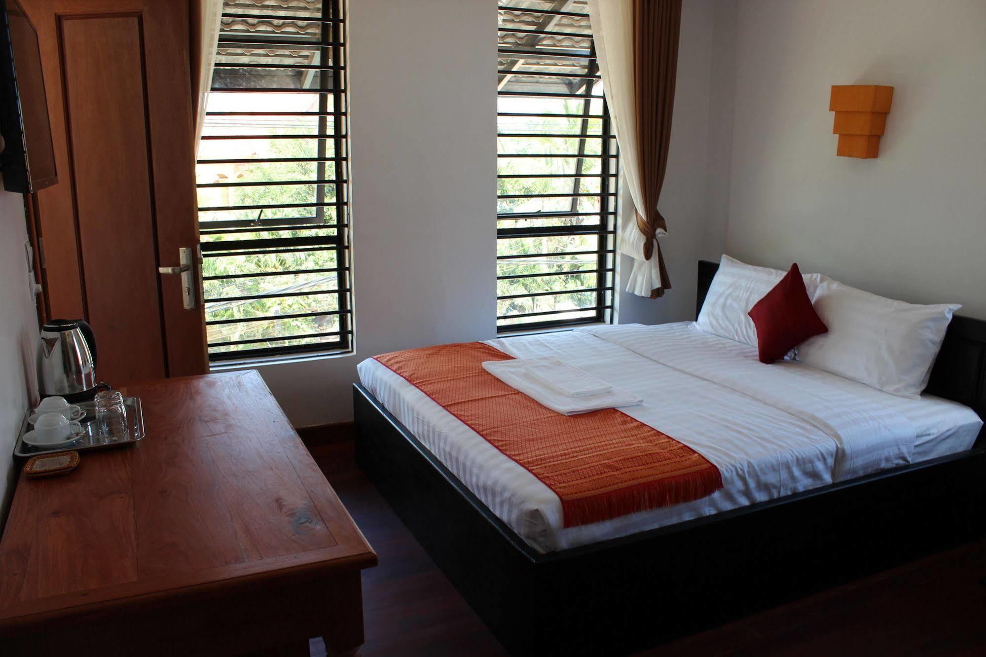 Hotel Baan Soksan à Siem Reap Extérieur photo